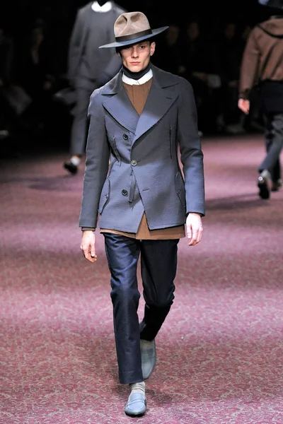 Look 24